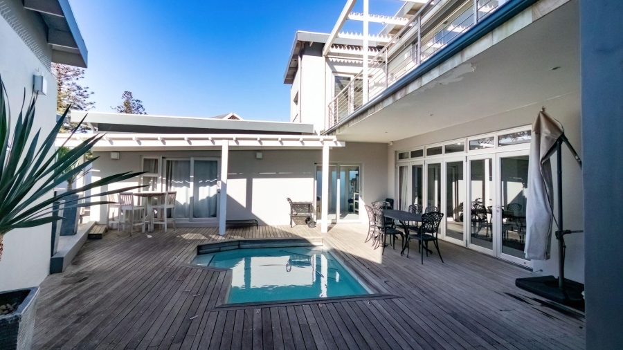 5 Bedroom Property for Sale in Gonubie Eastern Cape